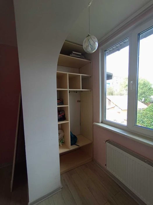 (5) Продам 2к квартиру на вул. Станіславського 8916