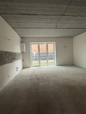 Продам Таун з Центральними Комунікаціями в Місті!