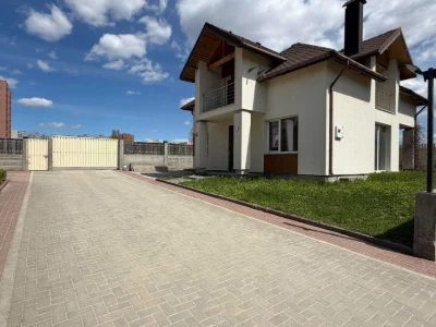 Продаж будинку в котеджному містечку Квартальчик