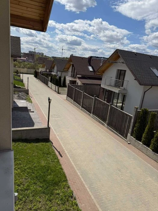 Продаж будинку в котеджному містечку Квартальчик