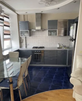 Продам 2-кімнатну квартиру в центрі Харкова, пров. Вірменськ