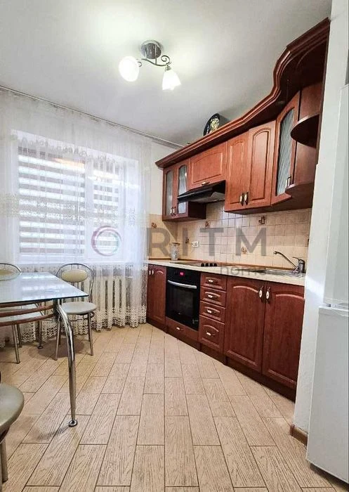 Продаж 3-х кімнатної квартири у Франківському районі.