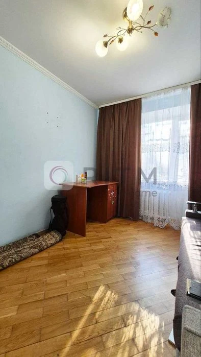 Продаж 3-х кімнатної квартири у Франківському районі.
