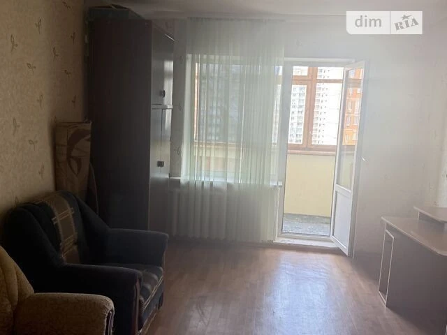 Sale of 3-room apartment 96.7 sq. m on Kostiantyna Dankevycha St.