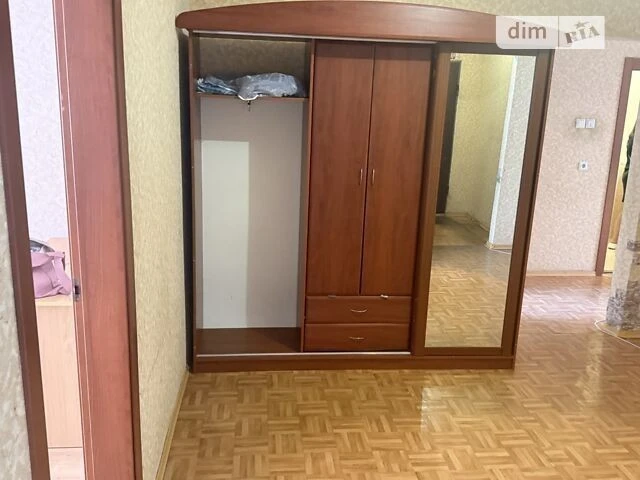 Sale of 3-room apartment 96.7 sq. m on Kostiantyna Dankevycha St.