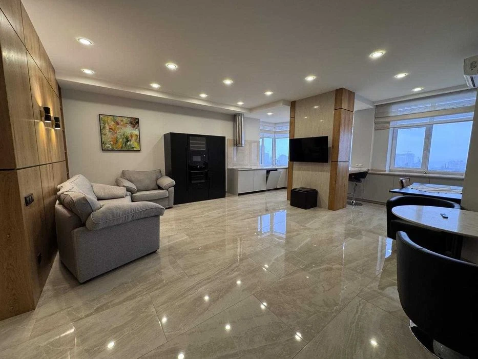 Видова 2-кімнатна квартира 90 м² | Печерськ, центр Києва