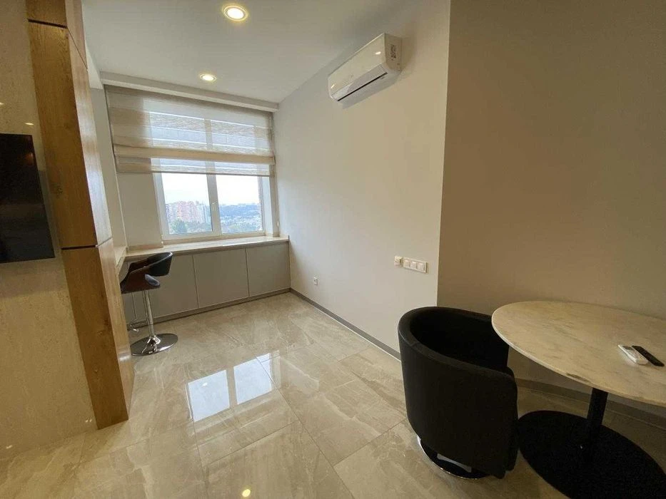 Видова 2-кімнатна квартира 90 м² | Печерськ, центр Києва