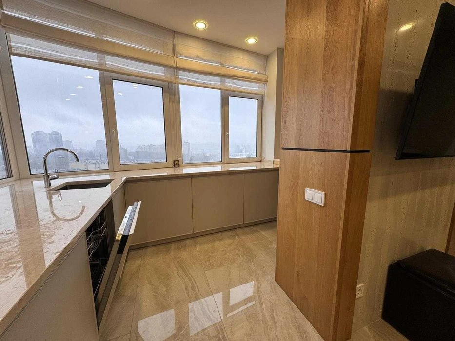 Видова 2-кімнатна квартира 90 м² | Печерськ, центр Києва