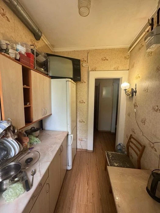 Продам 3 кім сталінку вул Деревлянська 20/2