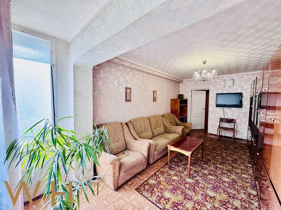 Продам 2 кім. квартиру, 65 м², вул. Шолом-Алейхема, 9, метро
