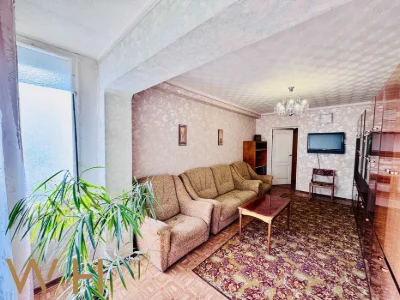 Продам 2 кім. квартиру, 65 м², вул. Шолом-Алейхема, 9, метро