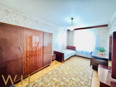 Продам 2 кім. квартиру, 65 м², вул. Шолом-Алейхема, 9, метро