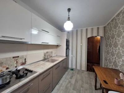 Продаю 3 кімнату квартиру вул Виставкова метро ВДНХ,  Газ