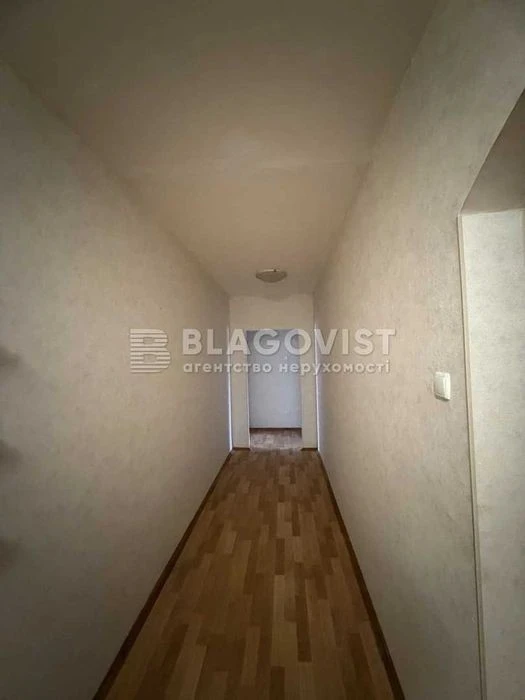 Mashinobudivna 21 3-room apartment for sale in Shulyavka.