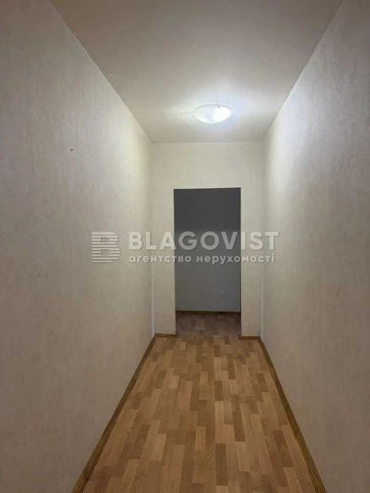 Mashinobudivna 21 3-room apartment for sale in Shulyavka.