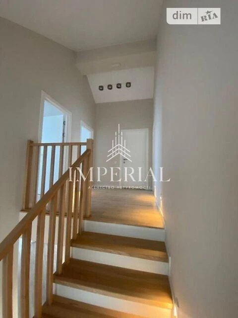 Продаж 2 поверхового будинку 145 кв. м, 4 кімнати, на вул. С