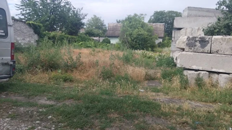 продам участокв районі 12 квартала. Корея