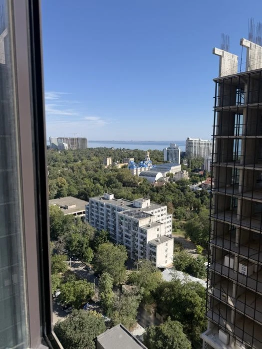 Елегія Парк поруч парк Перемоги  і Аркадія.