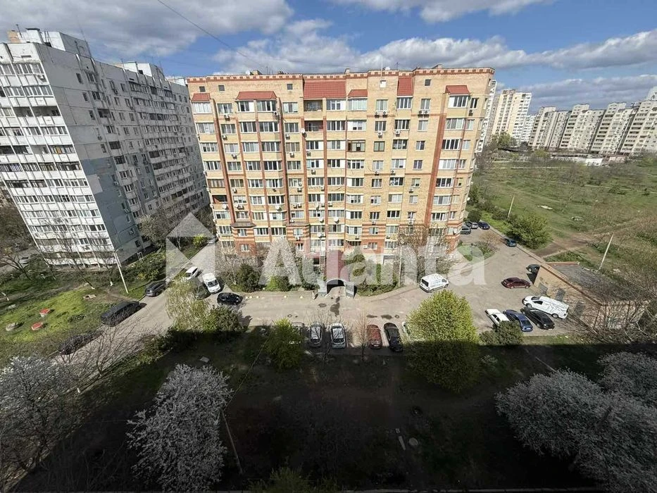 3 кімнатна квартира з ремонтом та меблями.