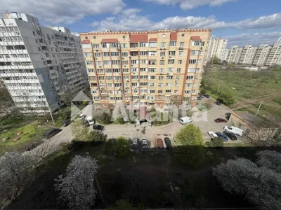 3 кімнатна квартира з ремонтом та меблями.