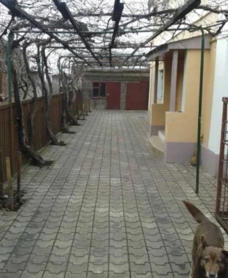 Продается капитальный 2х этажный дом на участке 10 соток.
