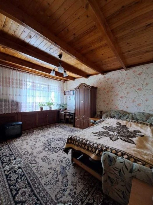 Продается капитальный 2х этажный дом на участке 10 соток.