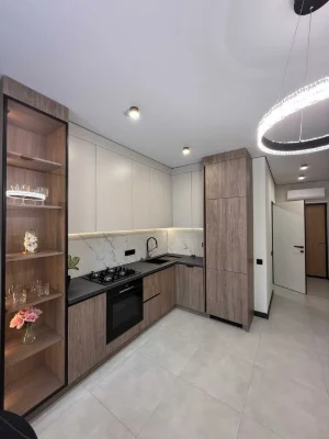 Продаж 1но кім квартири з ремонтом з меблями, новобуд бічна
