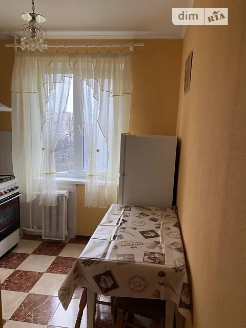 Довготривала оренда 2к квартири на вул. Космонавта Поповича