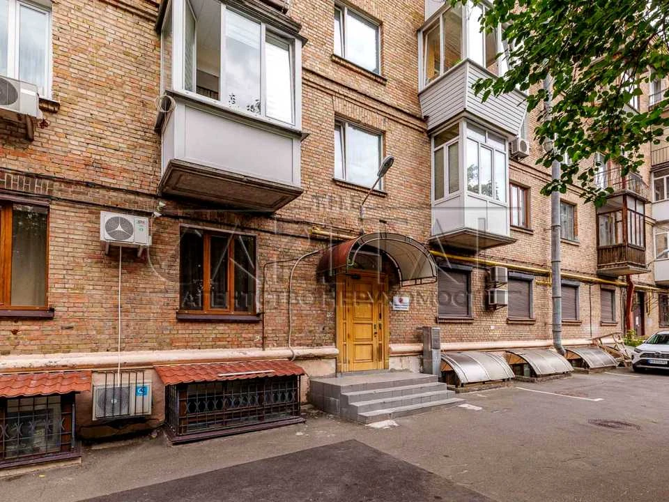 Квартира. Київ, Трьохсвятительська вул.