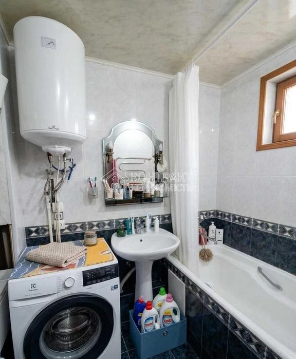Spacious 3-room apartment for sale / Zalyutino / Kholodnaya Gora / CERTIFIED