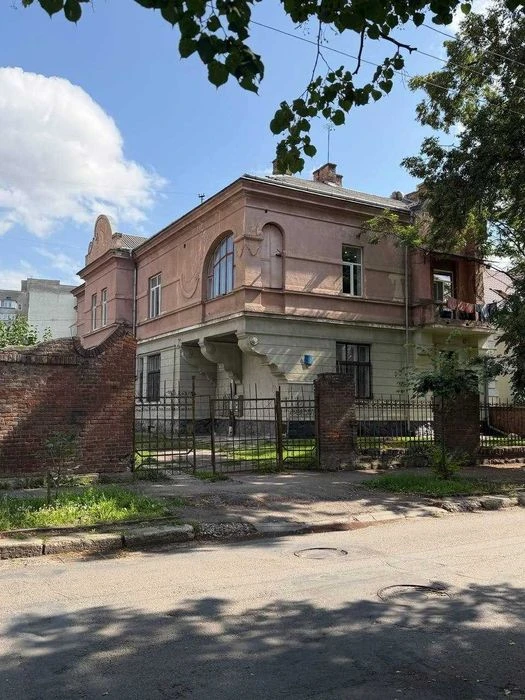 2 bedroom apartment in the center