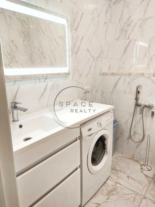 Продаж 2-кімнатної квартири в центрі Києва вул. Дмитриевская