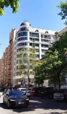 Продаж 2-кімнатної квартири в центрі Києва вул. Дмитриевская