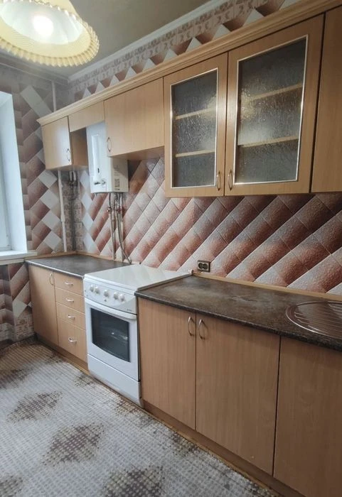 Продаж просторої 3кімн квартири, гарний житловий стан, р-н В
