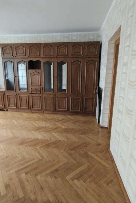 Продаж просторої 3кімн квартири, гарний житловий стан, р-н В