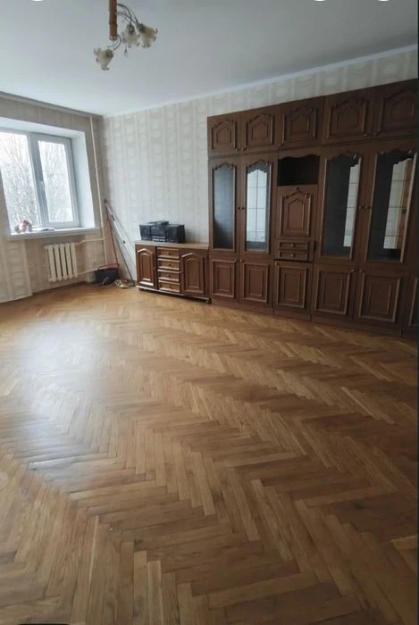 Продаж просторої 3кімн квартири, гарний житловий стан, р-н В