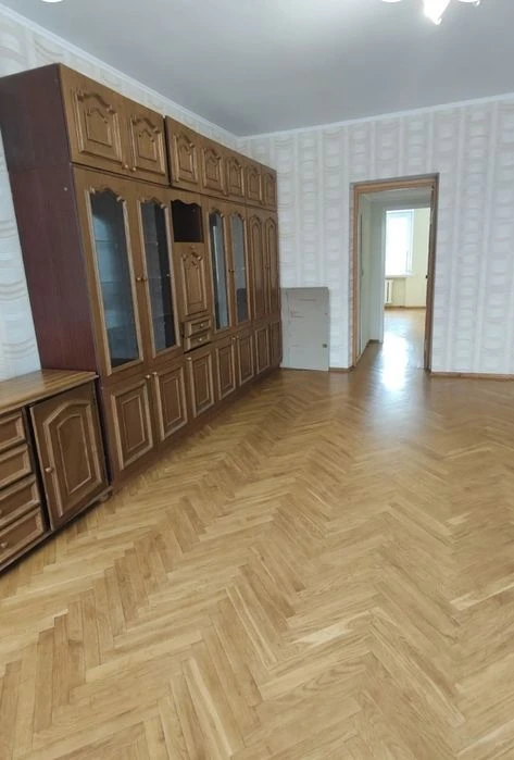 Продаж просторої 3кімн квартири, гарний житловий стан, р-н В