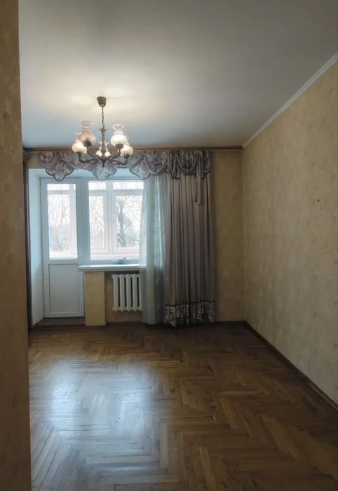 Продаж просторої 3кімн квартири, гарний житловий стан, р-н В