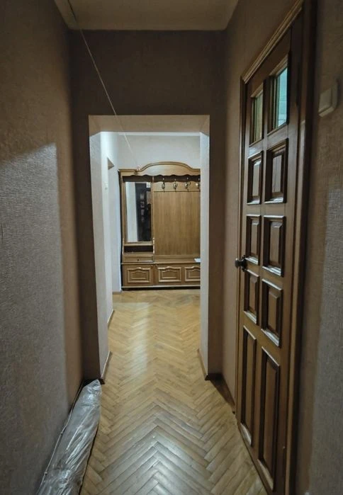 Продаж просторої 3кімн квартири, гарний житловий стан, р-н В