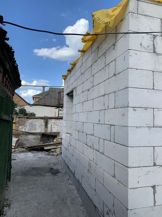 Пів будинку на Олексіївці