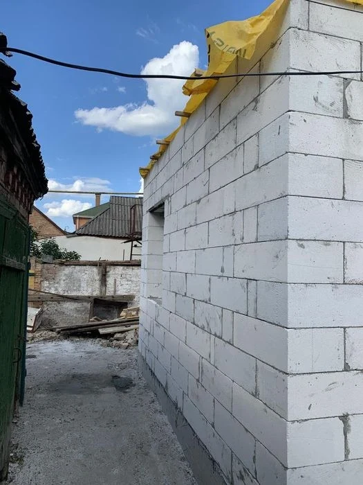 Пів будинку на Олексіївці