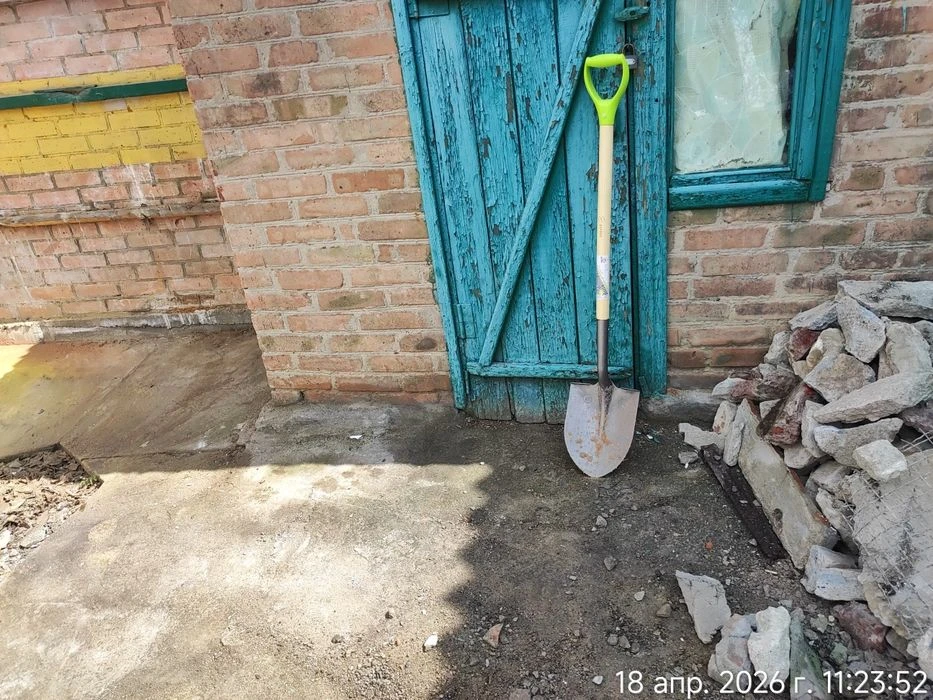 Пів будинку на Олексіївці