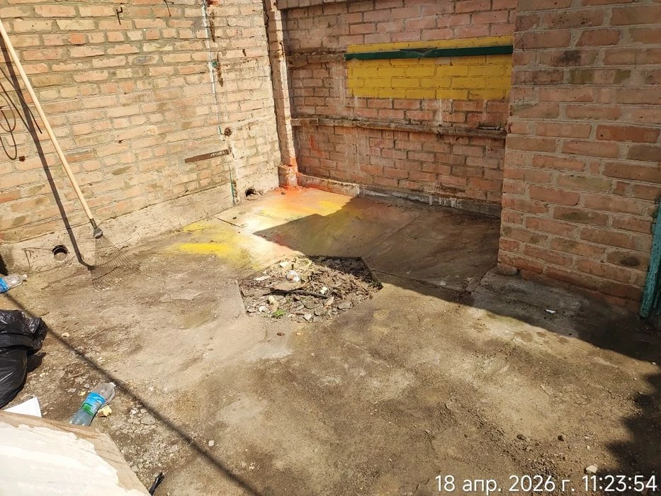 Пів будинку на Олексіївці