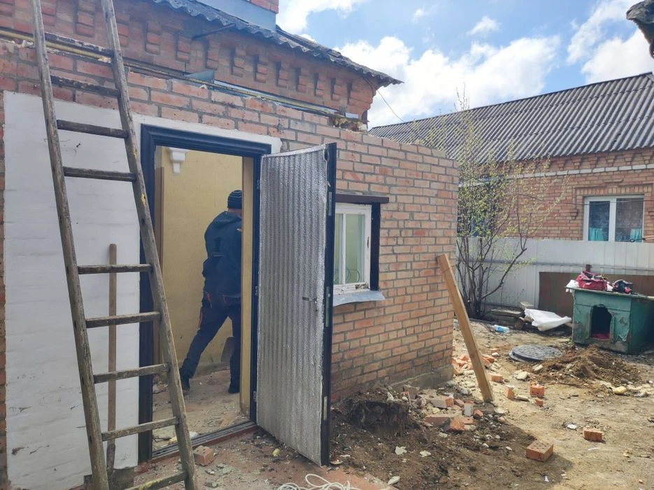 Пів будинку на Олексіївці
