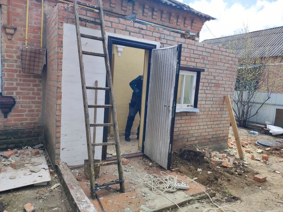 Пів будинку на Олексіївці