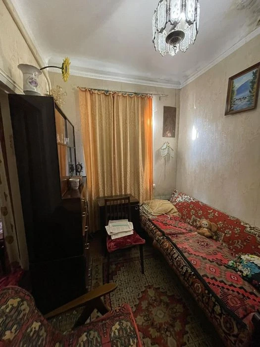 Пів будинку на Олексіївці