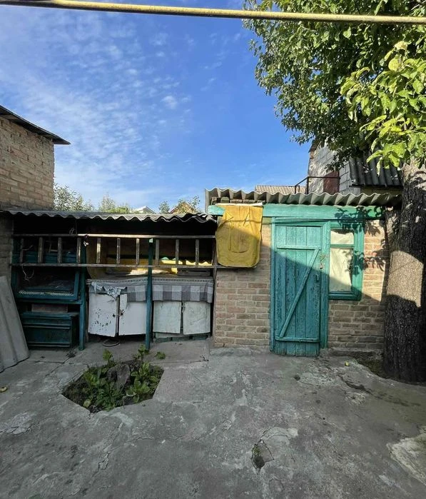 Пів будинку на Олексіївці