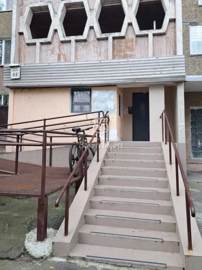 Продажа 2-комнатной квартиры 55 м², Науки просп., 88А
