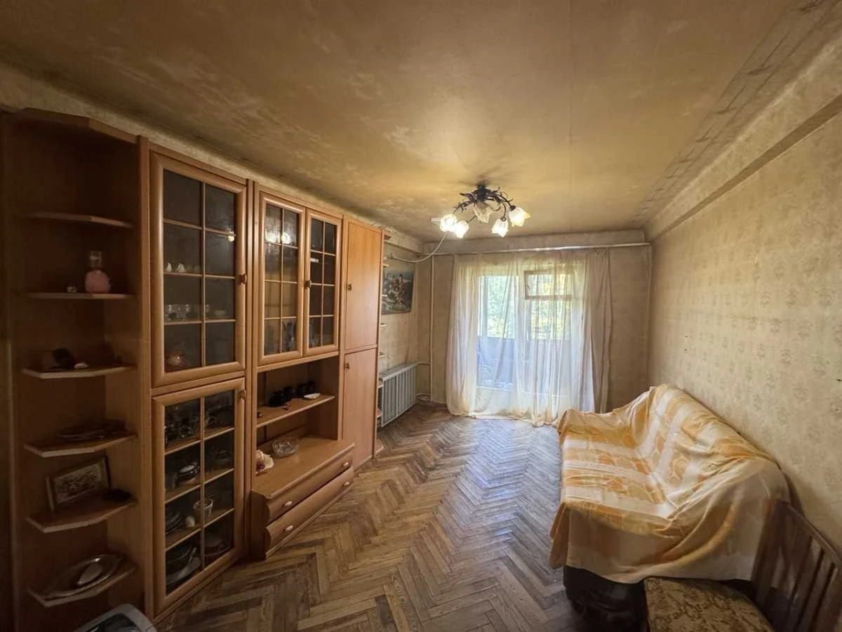 Продажа 3-комнатной квартиры 66 м², Верховинная ул., 80