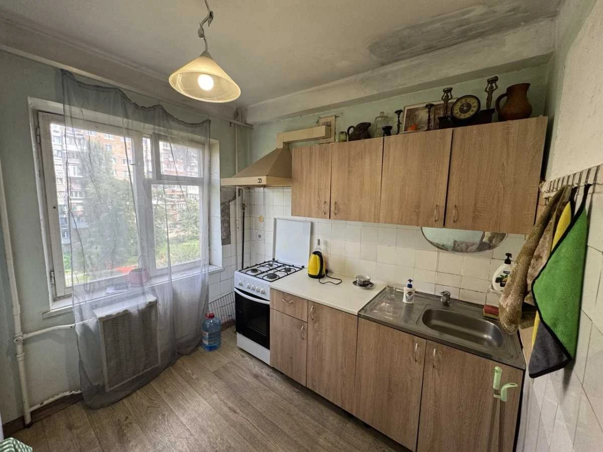 Продажа 3-комнатной квартиры 66 м², Верховинная ул., 80